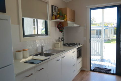 Colonial Holiday Park And Leisure Village - Accommodation Coffs Harbour 2