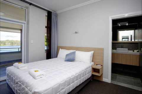 Lakes And Ocean Hotel - Accommodation Coffs Harbour 2