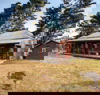 The Pines Cottage - Accommodation Coffs Harbour