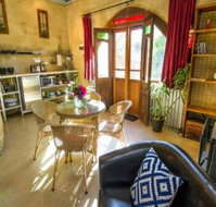 Outback Cellar and Country Cottage - Accommodation Coffs Harbour