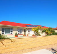 Christies Cottage for holidays and relocations. - Accommodation Coffs Harbour