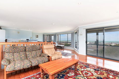 Ambergris - Accommodation Coffs Harbour 3