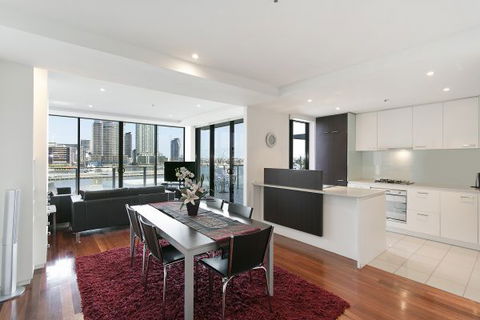 Docklands Private Collection Of Apartments Melbourne - Accommodation Coffs Harbour 7