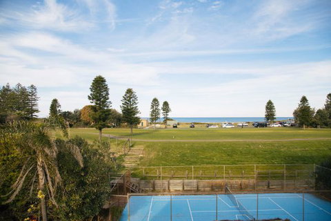 Reef Resort Apartments - Accommodation Coffs Harbour 3