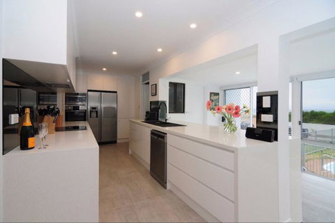 Bella Blu Beach House - Accommodation Coffs Harbour 2