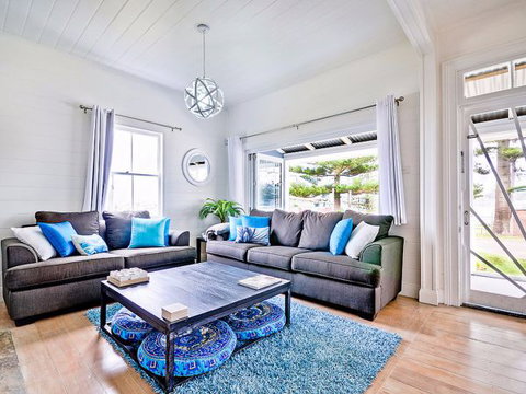 Driftwood Beach House - Accommodation Coffs Harbour 3