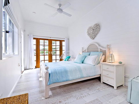 Driftwood Beach House - Accommodation Coffs Harbour 5