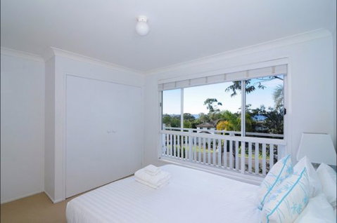 Poolside - Accommodation Coffs Harbour 8