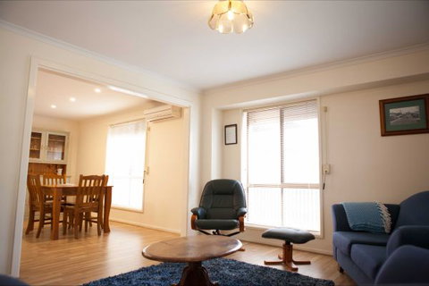 Unit 2 - Accommodation Coffs Harbour 2