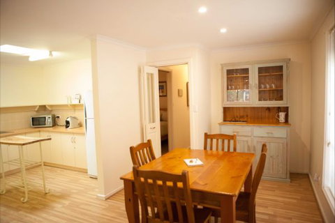 Unit 2 - Accommodation Coffs Harbour 4