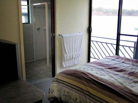 Takeme2 Houseboat - Accommodation Coffs Harbour 3