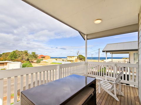 Century 21 SouthCoast: White Caps - Accommodation Coffs Harbour 3