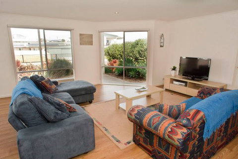Ocean Sounds - Accommodation Coffs Harbour 4