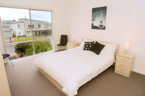 Ocean Sounds - Accommodation Coffs Harbour 7