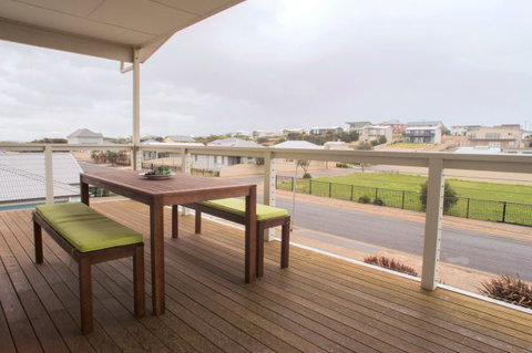 Ocean Sounds - Accommodation Coffs Harbour 9