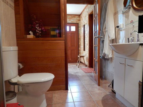 Bet's Bed And Breakfast Studio - Accommodation Coffs Harbour 9