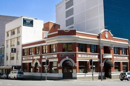 Montgomery's Private Hotel & YHA - Accommodation Coffs Harbour 4