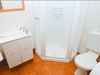 Montgomery's Private Hotel & YHA - Accommodation Coffs Harbour 0