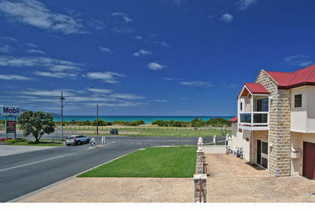 Lighthouse Keepers Inn - Accommodation Coffs Harbour 3