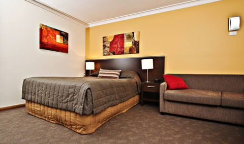 Governor Macquarie Motor Inn - Accommodation Coffs Harbour 3