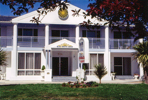 Blue & White Lodge - Accommodation Coffs Harbour 2