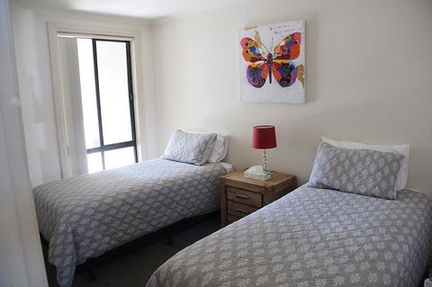 Cliff House Beachfront Villas - Accommodation Coffs Harbour 3