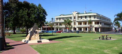 Renmark Hotel/Motel & Function Centre - Accommodation Coffs Harbour 8
