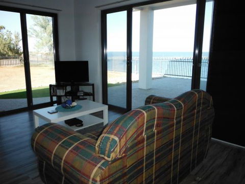 Coastal Getaway - Accommodation Coffs Harbour 3