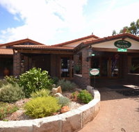 Wave Rock Motel - Accommodation Coffs Harbour
