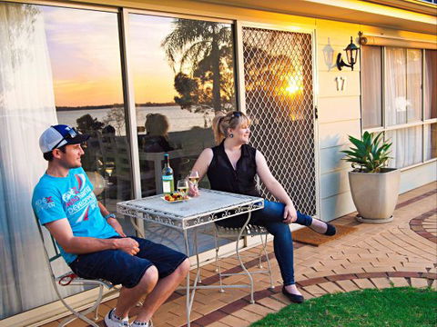 17 QED Lakehouse - Accommodation Coffs Harbour 1