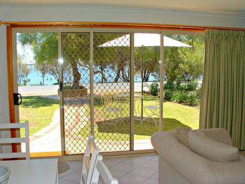 17 QED Lakehouse - Accommodation Coffs Harbour 5