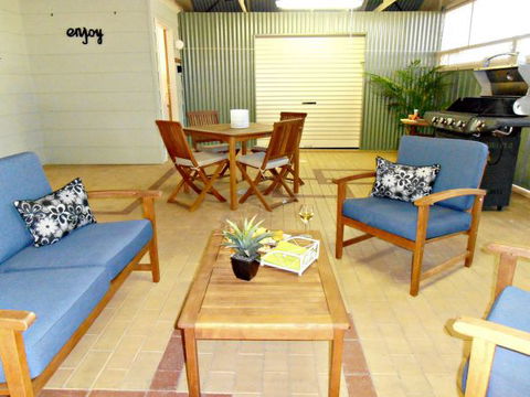 17 QED Lakehouse - Accommodation Coffs Harbour 6