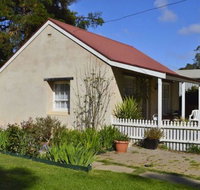 Almond Tree Cottage - Accommodation Coffs Harbour