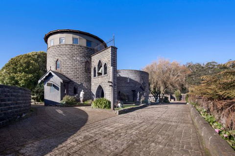 Castle Suites - Kryal Castle - Accommodation Coffs Harbour 8