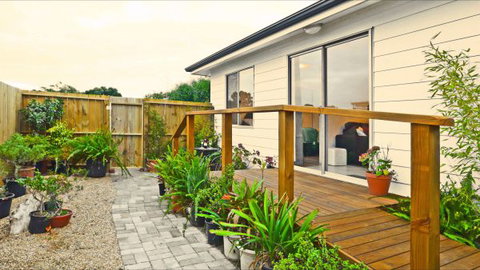 Gumnut Getaway - Couples Creative Art Retreat - Accommodation Coffs Harbour 0