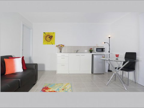 Gumnut Getaway - Couples Creative Art Retreat - Accommodation Coffs Harbour 3