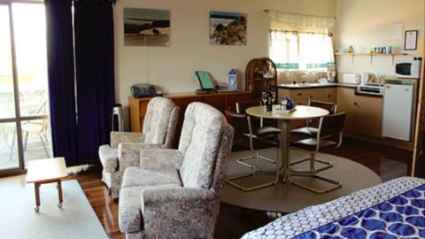 Yardarm B&B - Accommodation Coffs Harbour 0