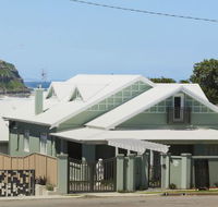 Merewether Beach House B and B - Accommodation Coffs Harbour
