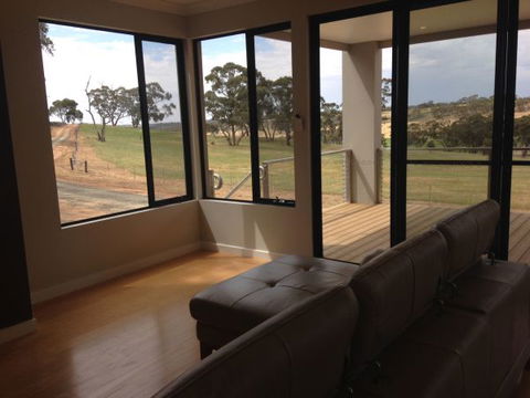 Neagles Retreat Villas - Accommodation Coffs Harbour 1