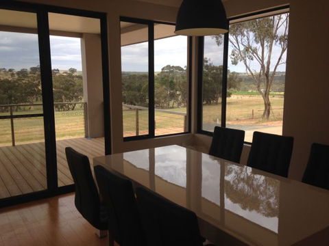 Neagles Retreat Villas - Accommodation Coffs Harbour 2