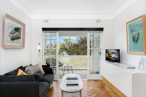 New Beach Apartment - Accommodation Coffs Harbour 1