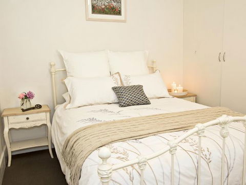 Queen's Cottage Barossa Valley - Accommodation Coffs Harbour 6