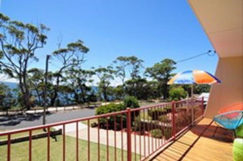 Retro Sands Beach House - Accommodation Coffs Harbour 0