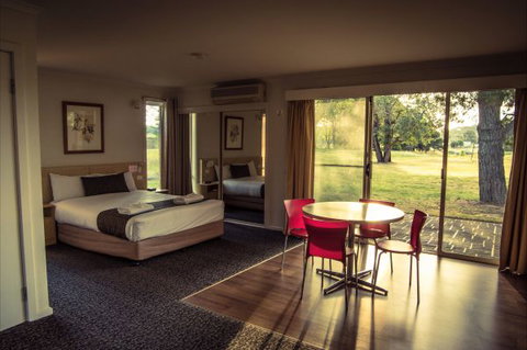 Yowani Country Club - Accommodation Coffs Harbour 0