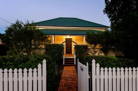Albion Cottage - Accommodation Coffs Harbour 0