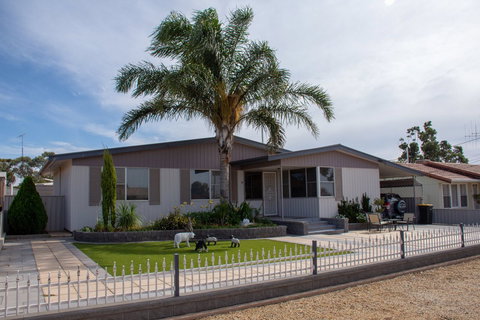 Chrissie's Palace - Accommodation Coffs Harbour 0