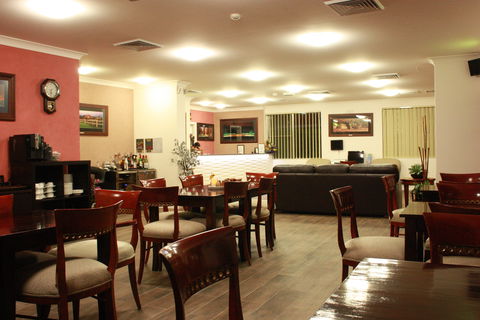Country Plaza Queanbeyan - Accommodation Coffs Harbour 0