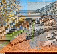 Grandview Accommodation - The Elm Tree Apartments - Accommodation Coffs Harbour