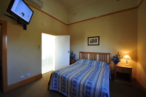 Hotel Victoria - Accommodation Coffs Harbour 0