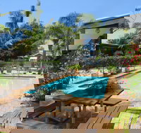 Lakes Waterfront Motel - Accommodation Coffs Harbour